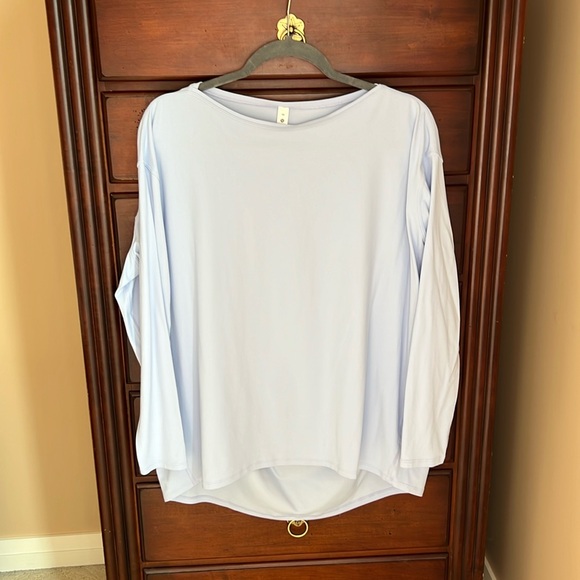 Lululemon Athletica Back In Action Pastel Blue Long Sleeve Shirt Size 10 - Picture 3 of 7
